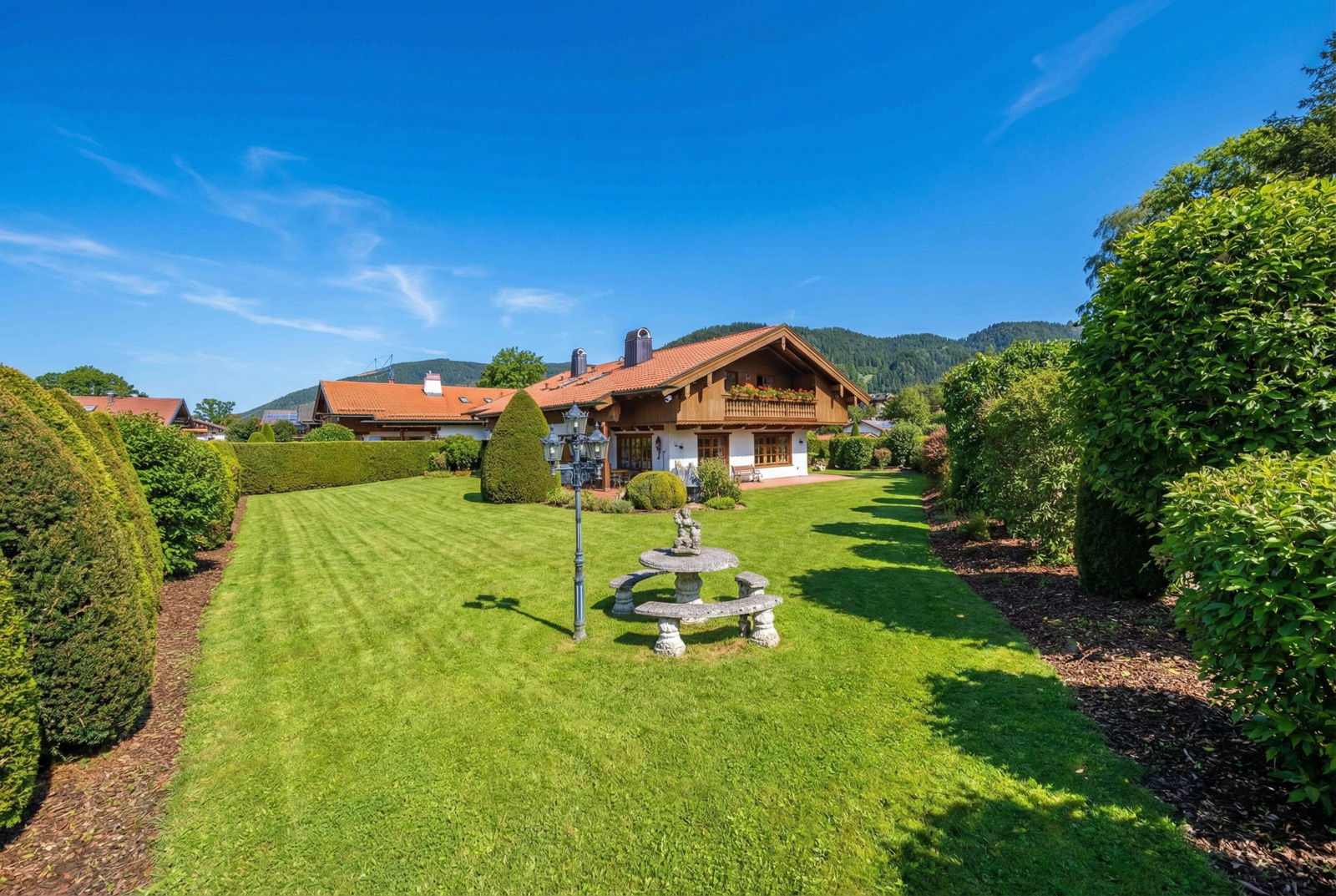 Sehr gepflegtes Landhaus - nur 150 Meter zum See - 1A-Lage im Ortsteil Schorn im "Malerwinkl"