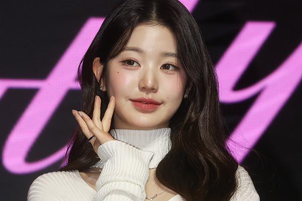 IVE 장원영의 쌍꺼풀 라인은 무엇일까?