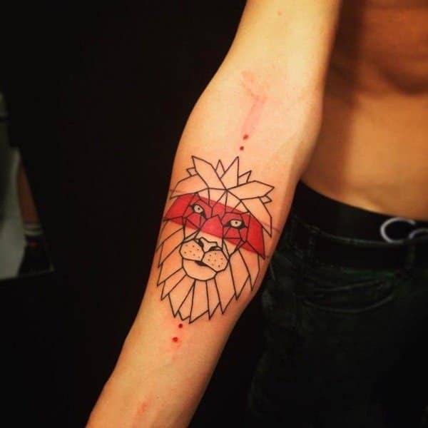 Tatouage Lion Motif Geometrique