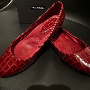 Trendy 🍒 Red Ballet Flats 