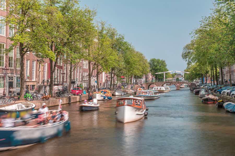 Private Romantic Canal Cruise Amsterdam with Bubbly and Snacks - photo 5