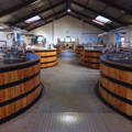 Cuves de fermentation Washbacks de la distillerie Clynelish dans le nord-ouest des Highlands d'Ecosse