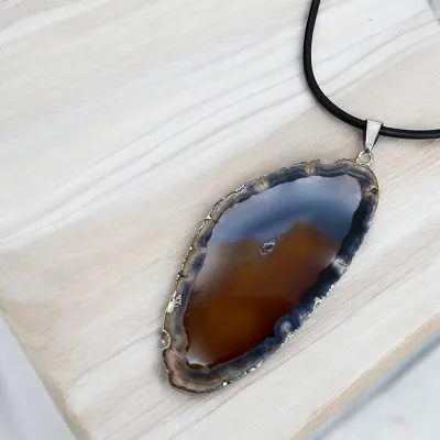 Agate Crystal Pendant - Includes Leather Band