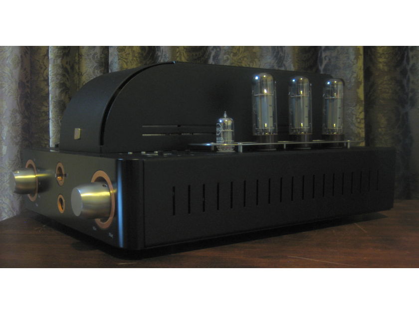 Unison Research S6 Tube Integrated Amp - Demo  Class-A triode mode, tonally rich, yet controlled throughout