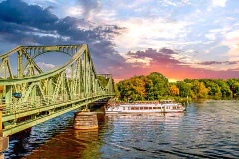 Potsdam: Private Harbor and Castle Sightseeing Cruise