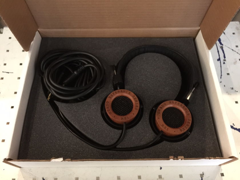 Grado RS-1i Open Back Reference Headphones (Barely Used, new Pads)