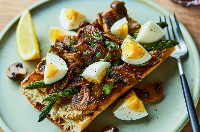 Tartines aux champignons, mayonnaise aux cèpes