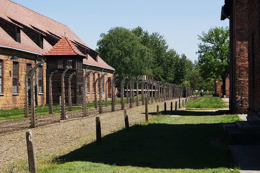 Krakow: Auschwitz-Birkenau Guided Tour with Hotel Transfer - photo 5