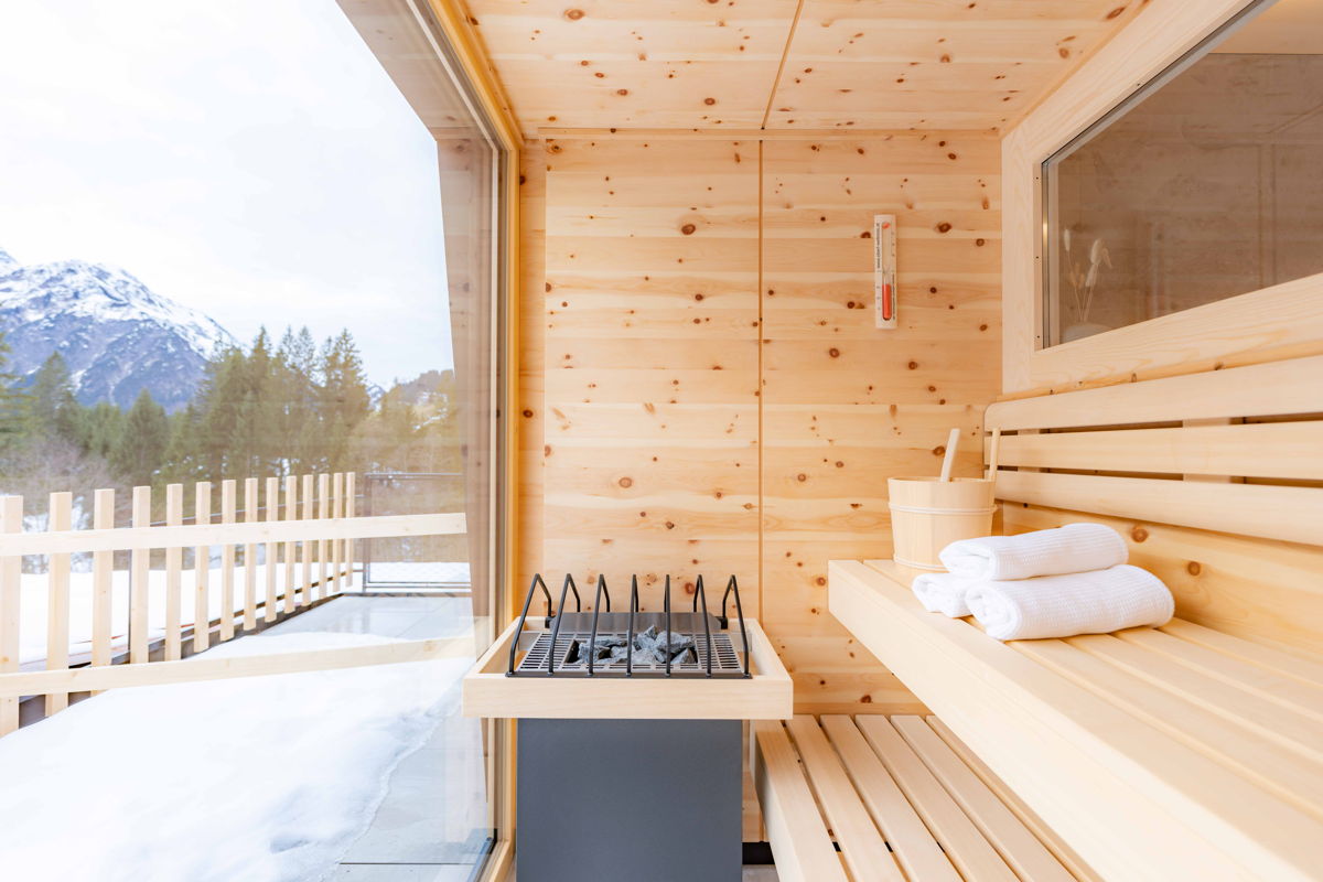 Private Sauna mit Holzverkleidung im Apartment Fux & Has in Mittelberg im Kleinwalsertal.