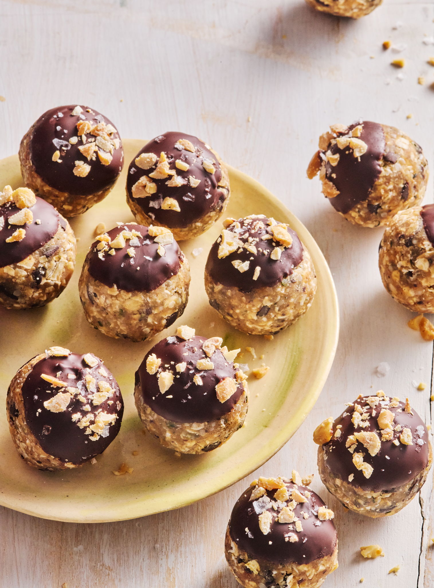 Chocolate-Peanut Energy Balls | RICARDO