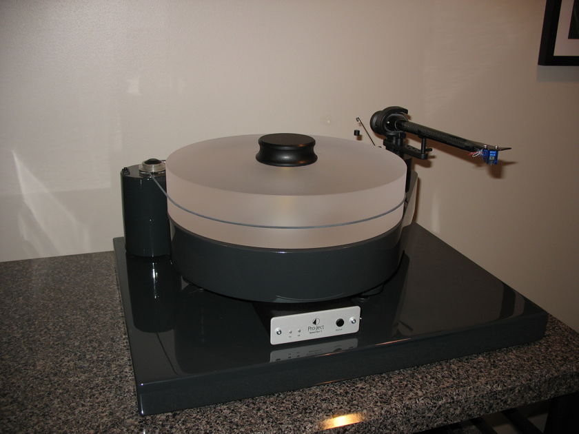 Pro-Ject RM-10 Turntable w/Free Speed Box