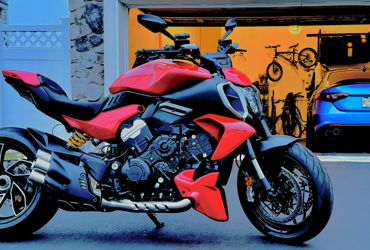 2024 DUCATI DIAVEL V4 motorcycle for rent near Cypress , TX