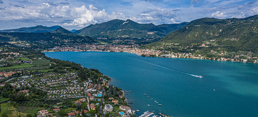 Desenzano del Garda - Don't wait to sell your villa or modern apartment - Engel & Völkers real estate agents have the knowledge and support you with all you need