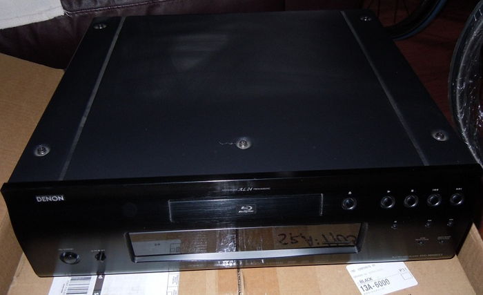 Denon DVD-3800BDCI, front view