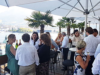  Zürich
- Die besten Lizenzpartnerinnen und Lizenzpartner in der Rooftop Bar des Art Deco Hotel Montana in Luzern.