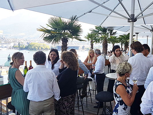  Zürich
- Die besten Lizenzpartnerinnen und Lizenzpartner in der Rooftop Bar des Art Deco Hotel Montana in Luzern.