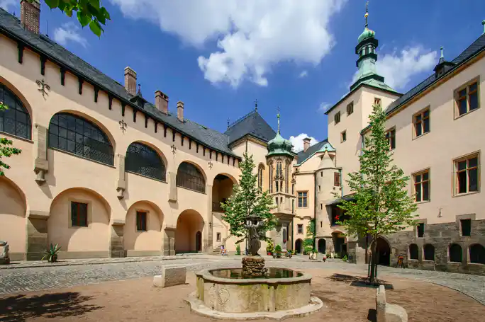 From Prague: Kutna Hora UNESCO Site Tour with Bone Chapel
