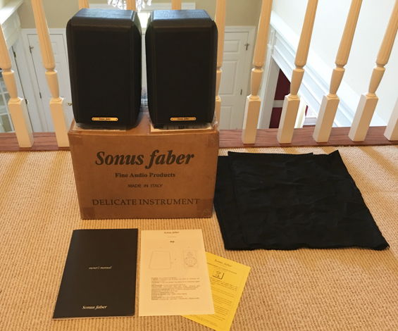 Sonus Faber Toy Monitor In Black Leather -- L@@K !!!!!