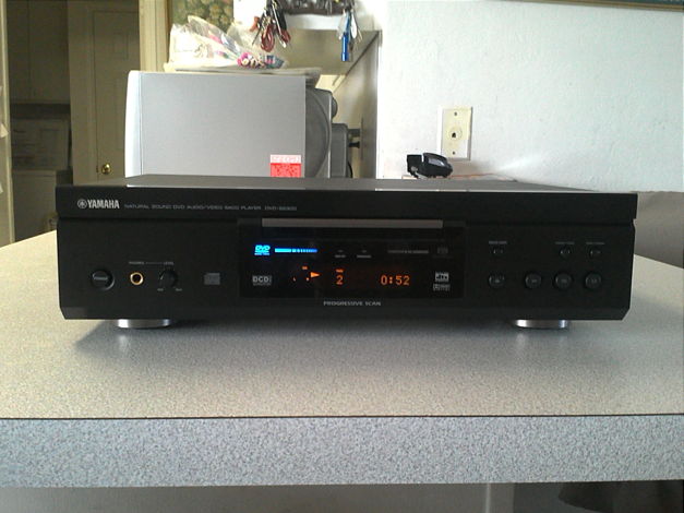 Yamaha  DVD-S2300 Universal Player