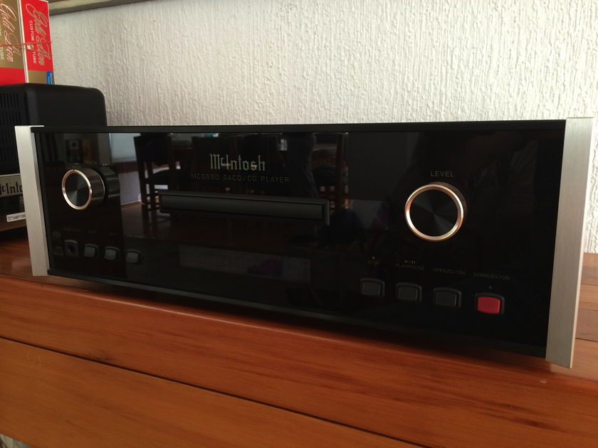 Mcintosh MCD550 SACD player  The BEST in $10k range SACD player