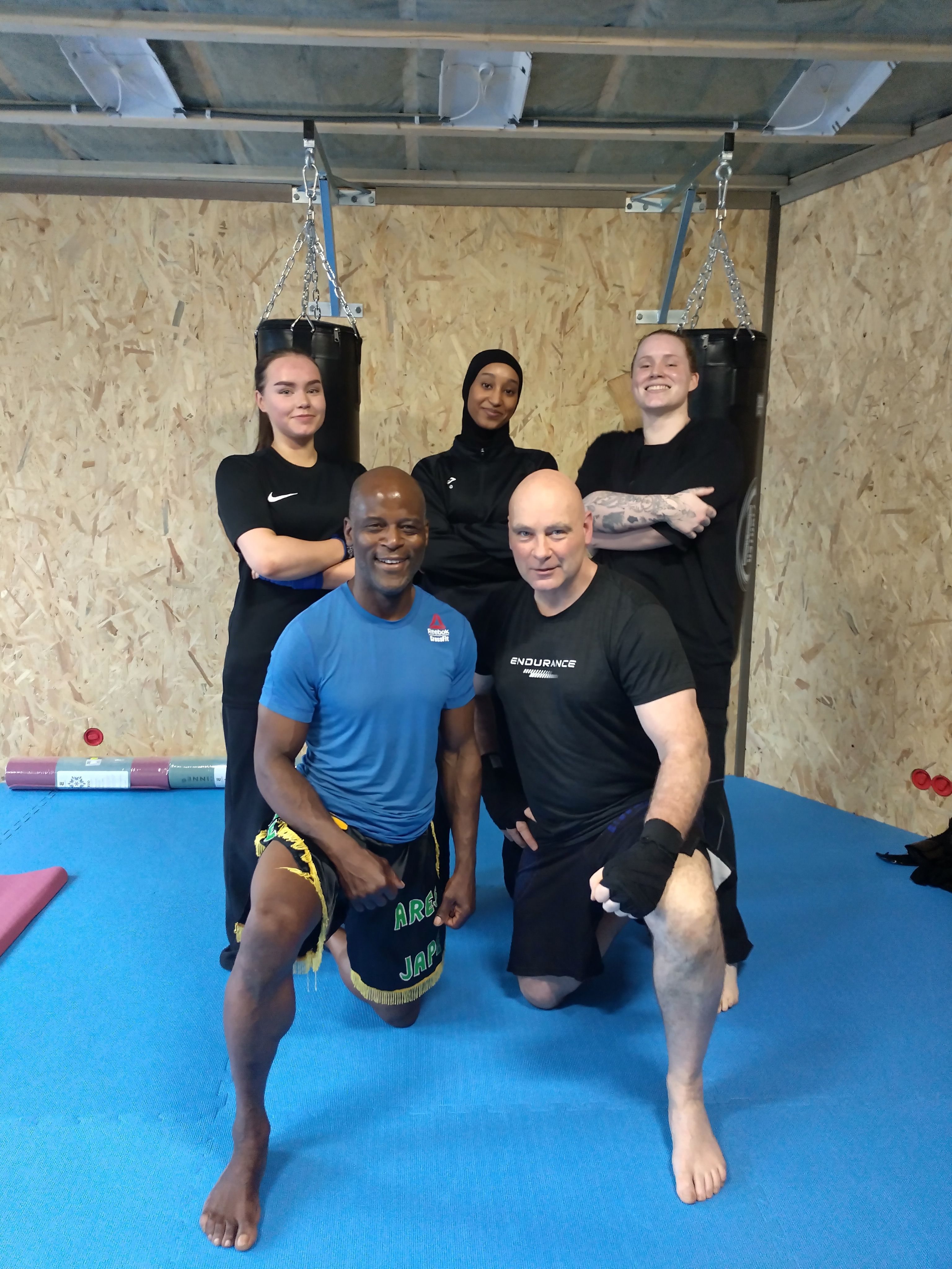 Teamet på boxing & Muay Thai trening.