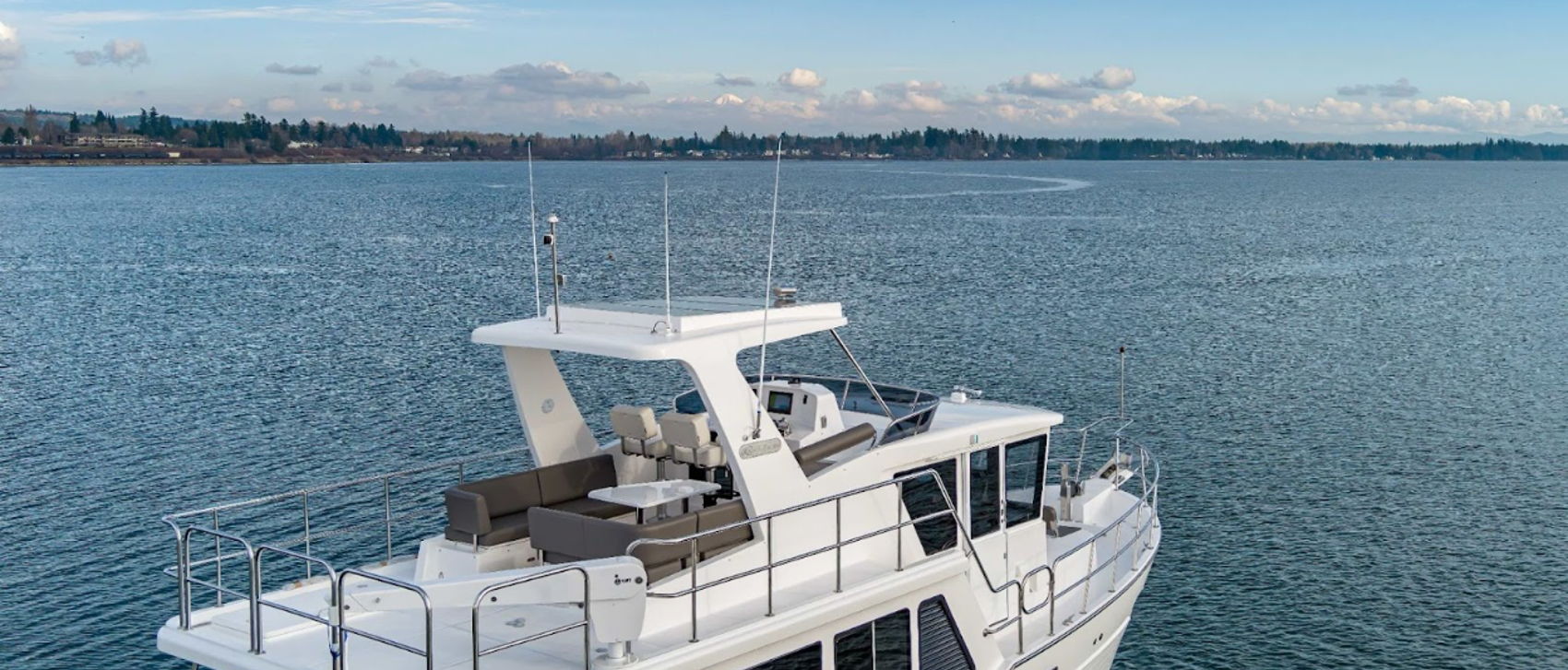 Pilothouse vs. Wheelhouse: Which Is Right for Your Yacht?