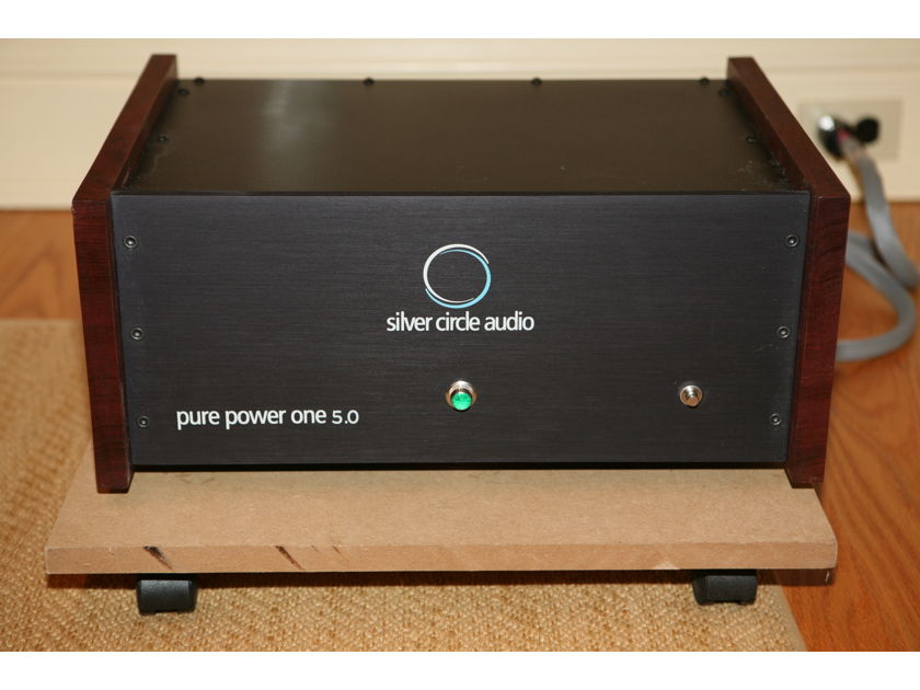 Silver Circle Audio Pure Power One 5.0 + Vesuvius 6' 20amp Power Cord