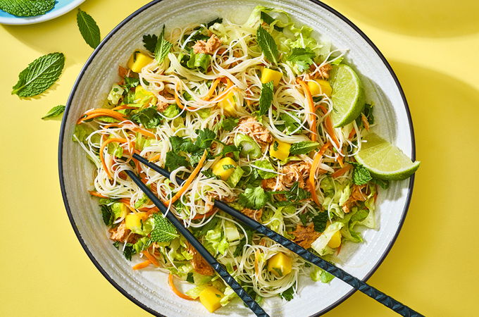 Salade de vermicelles et de thon épicé