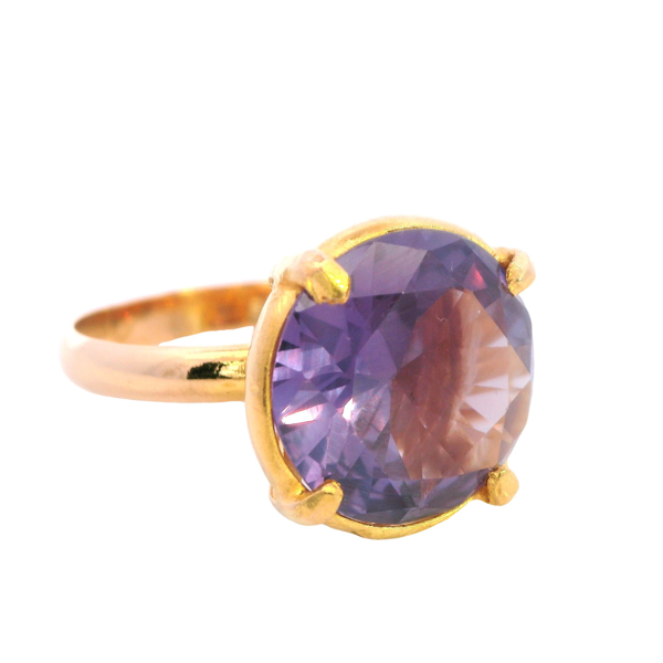 Synthetic Colour Change Sapphire Ring set in 21ct Yellow Gold