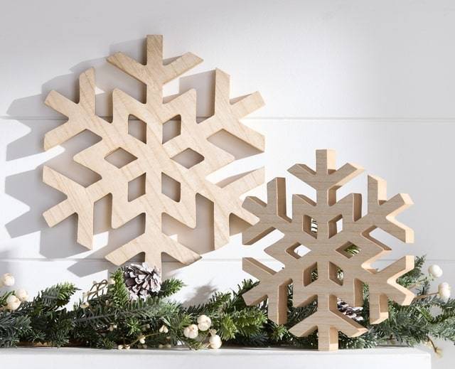 Raz Imports Wooden Sleigh With Winter Natural Arrangement and Pinecone Christmas Home Decor