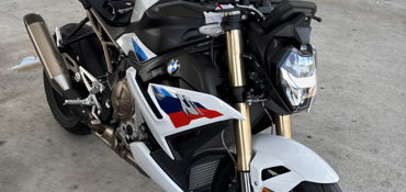 2022 BMW S 1000 R motorcycle for rent near Fort Lauderdale, FL