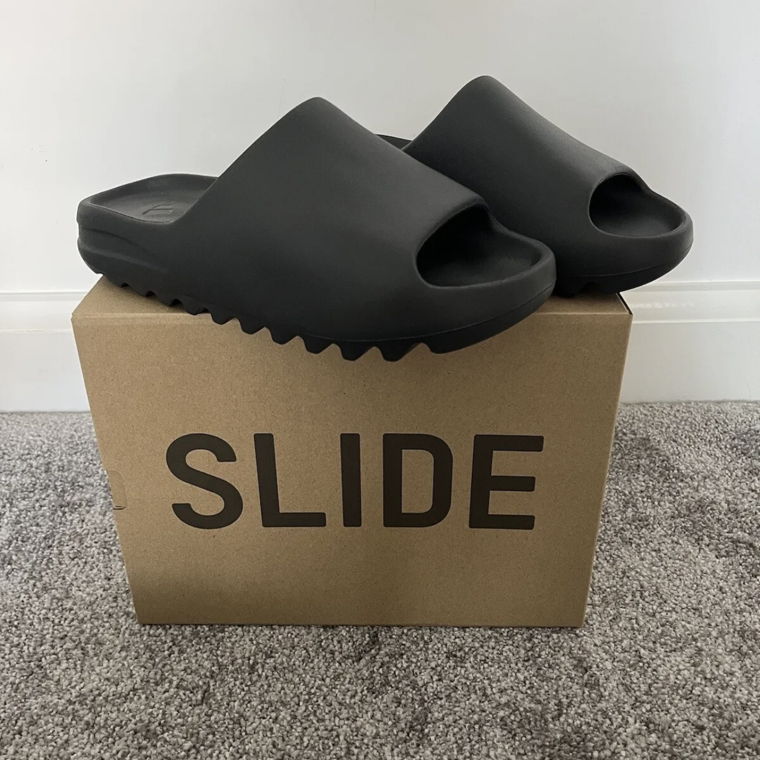 Yeezy Slide Onyx