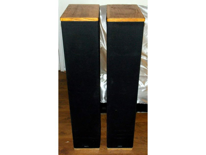 Definitive Technology BP-20 large scale tower speakers 6 drivers