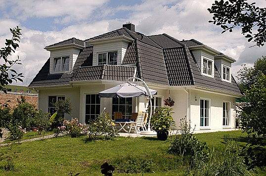  Hamburg
- Engel & Völkers Deutschland helps you sell your spacious home in Germany