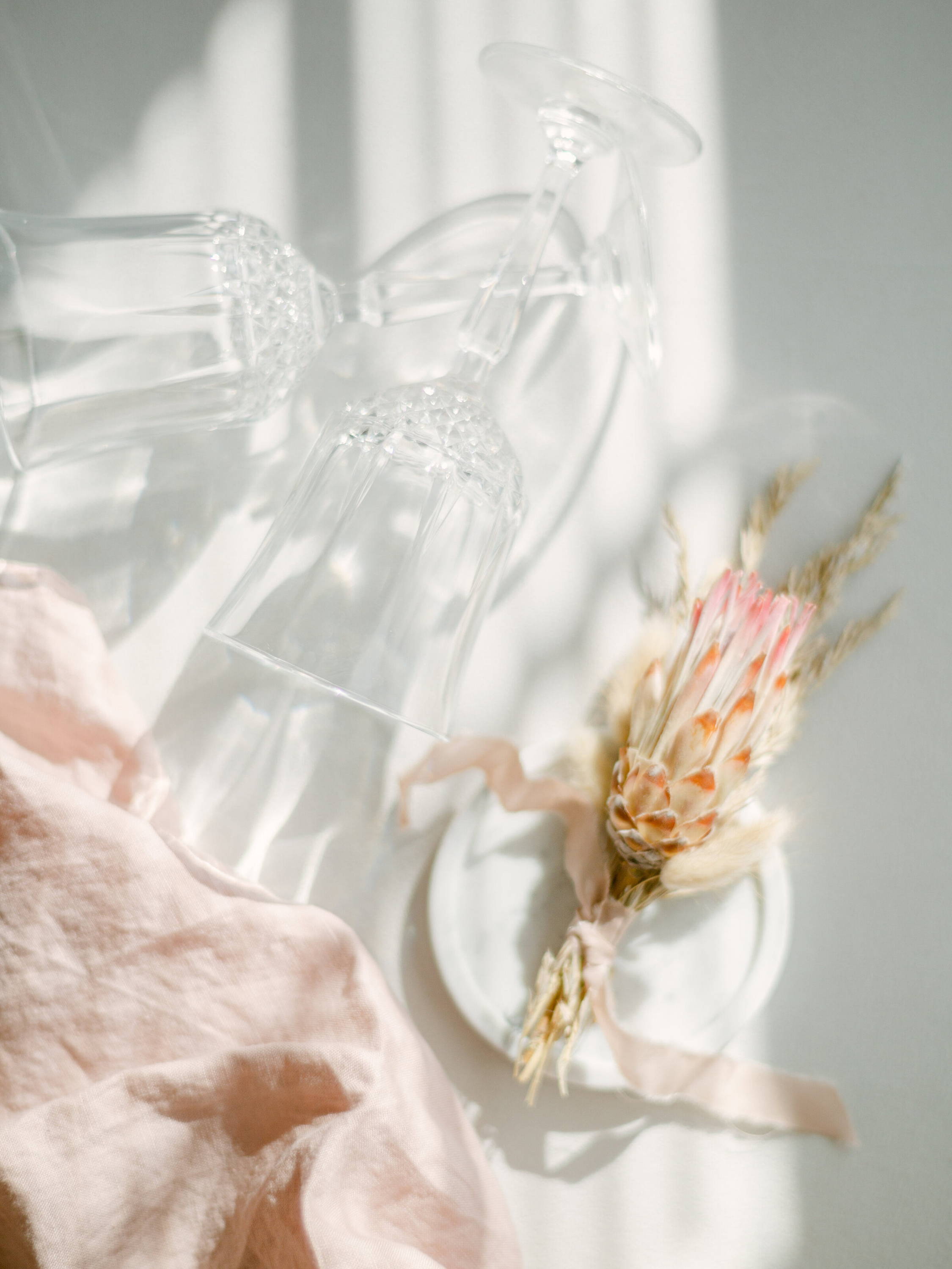 Stock Photography: Glasses and Flower