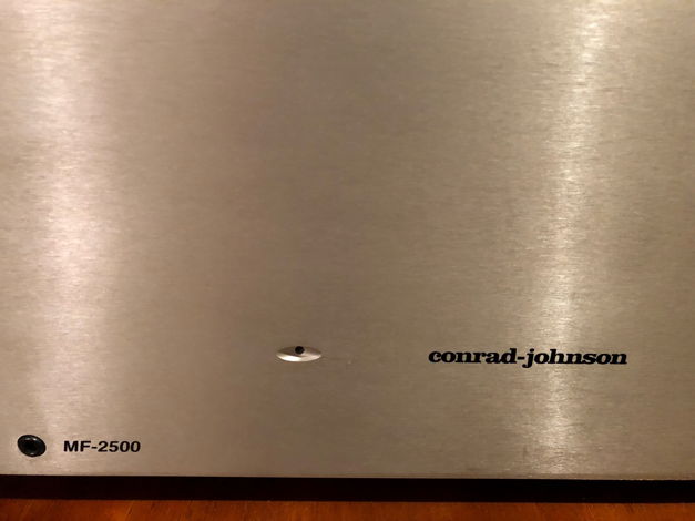 Conrad Johnson MF-2500 Power Amplifier