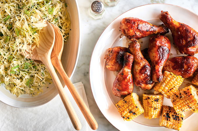 Pilons de poulet grillés au sésame et salade de chou