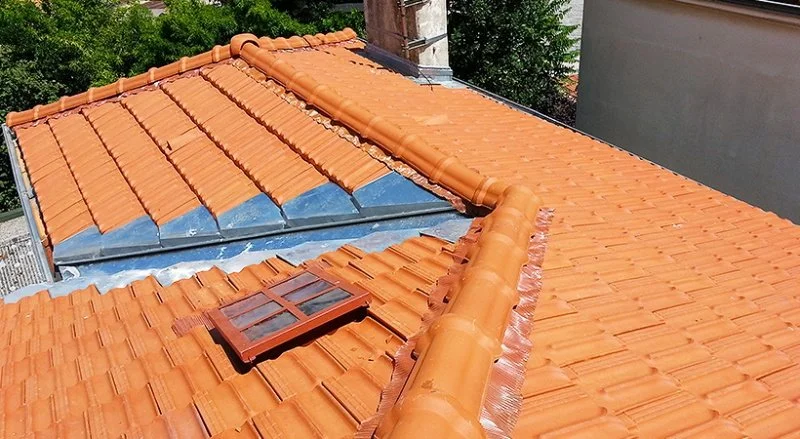 Rénovation de la couverture en tuiles de Marseille d’une villa à Nice — photo 9 sur 11 — CEG TOITURE