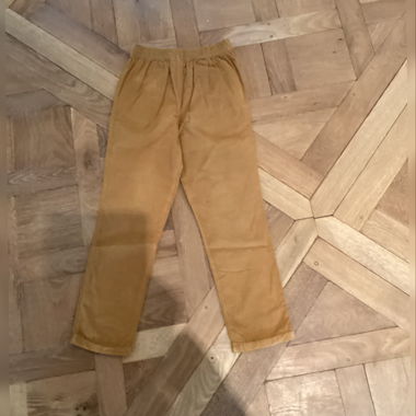 Pantalon cyrillus couleur:moutarde , taille 10 ans