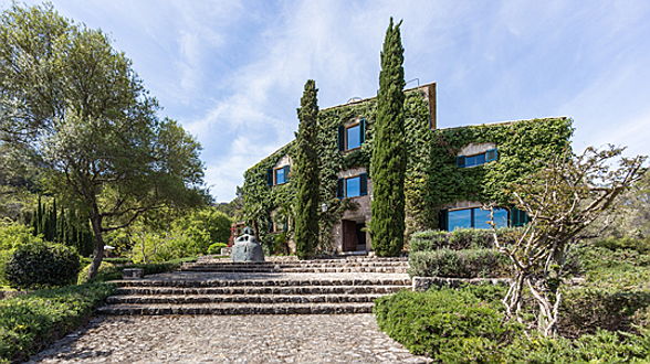  Puigcerdà
- Garden dreams on Majorca - Luxurious rustic Finca