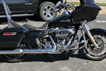 2022 HARLEY-DAVIDSON ROAD GLIDE motorcycle for rent near Punta Gorda, FL