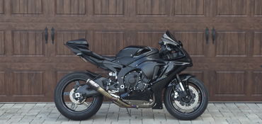 2023 YAMAHA YZF-R1 motorcycle for rent near Sanford, FL