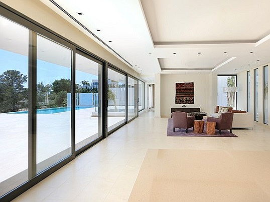  Ibiza
- Villa moderna con un equipamiento interior de gran calidad a la venta en el sur de la isla, Es Cubells, Ibiza