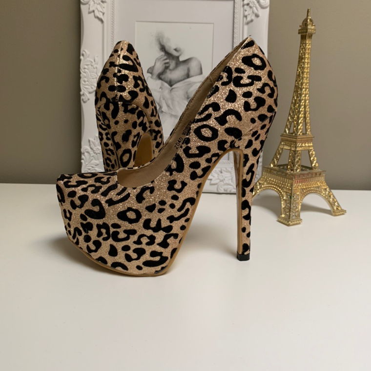 Leo Heels