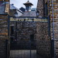 Portail d'entrée de la distillerie Highland Park dans l'archipel des Orcades Orkney d'Ecosse