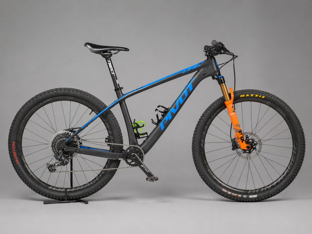 Pivot LES SL 2022