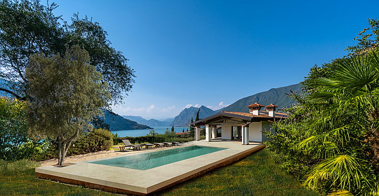  Iseo
- lake view villa with swimming pool