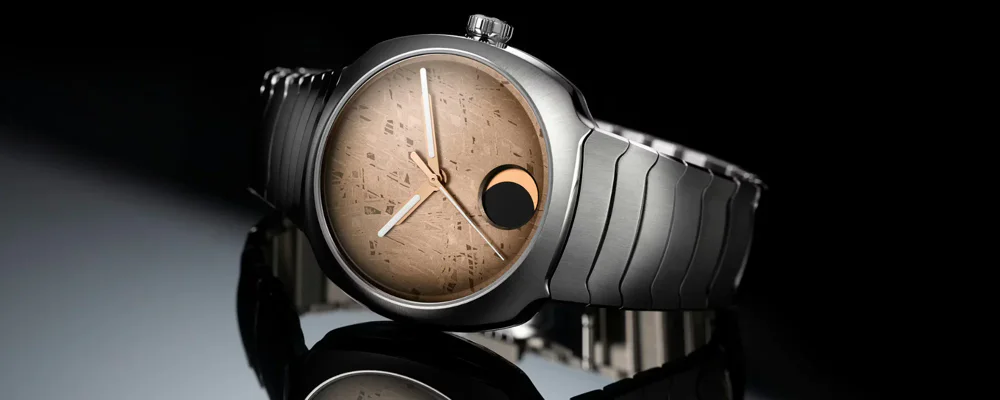 A Moon on the Wrist | Chrono 10:10