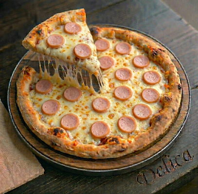 Pizza xúc xích Delica