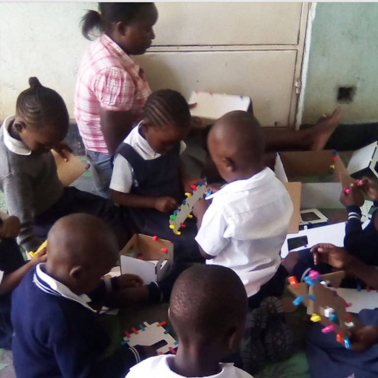 boys building with 3duxdesign